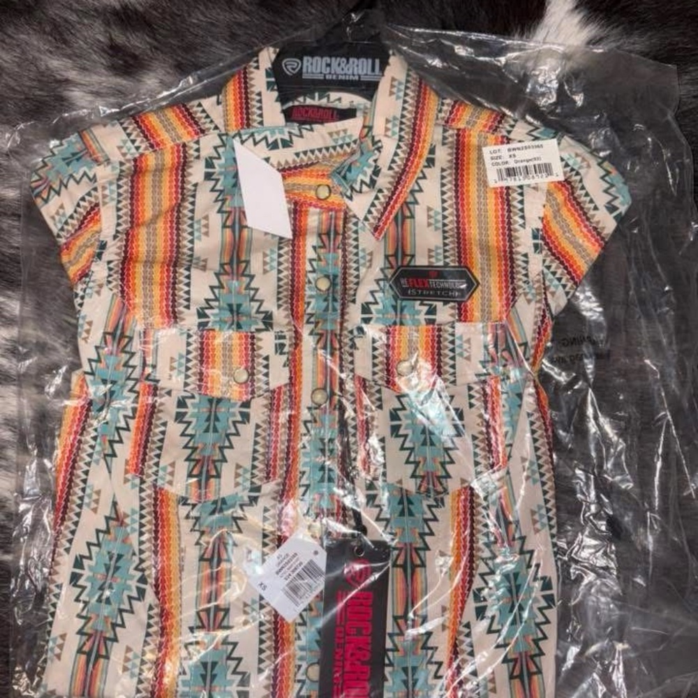 Long sleeve Rock & Roll Cowgirl Multicolor Aztec Button Down Shirt brand new